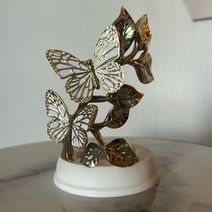 ✨Bath and body works butterfly soap holder ✨